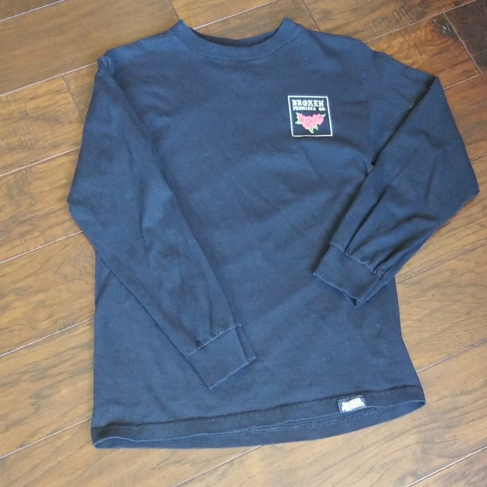 Shirt - Picture 3 of 4